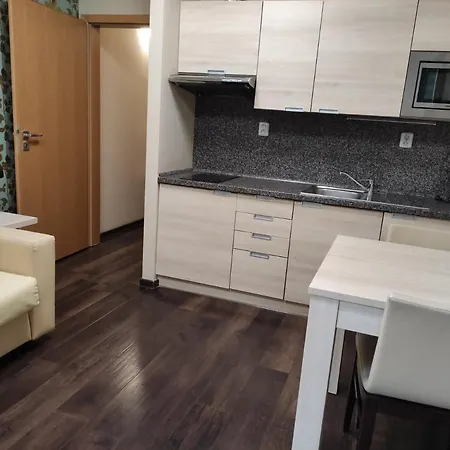 Apartman Resident C306 Apartman 2kk S Kuchyni, Balkonem A Vyhledem Do Lesa Апартаменты *